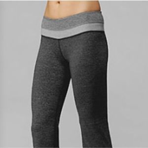 LULULEMON groove crop leggings